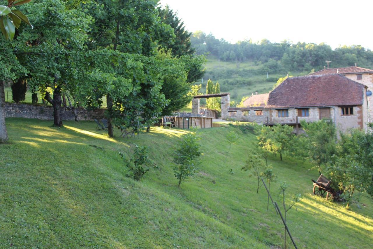 A La Croisee Des Vallees Bed and Breakfast Figeac Zewnętrze zdjęcie